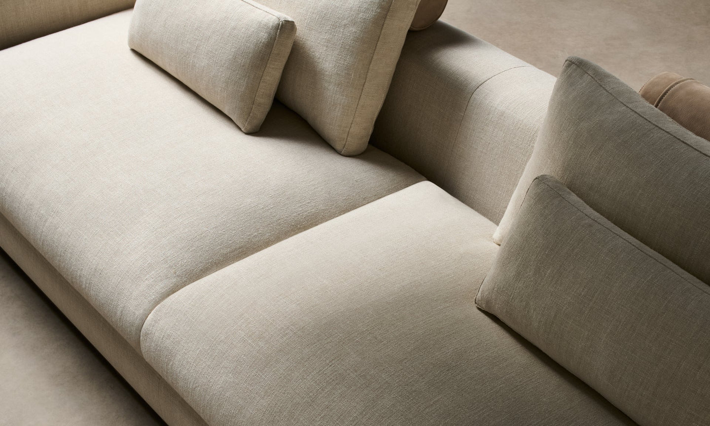 Delvian Sofa