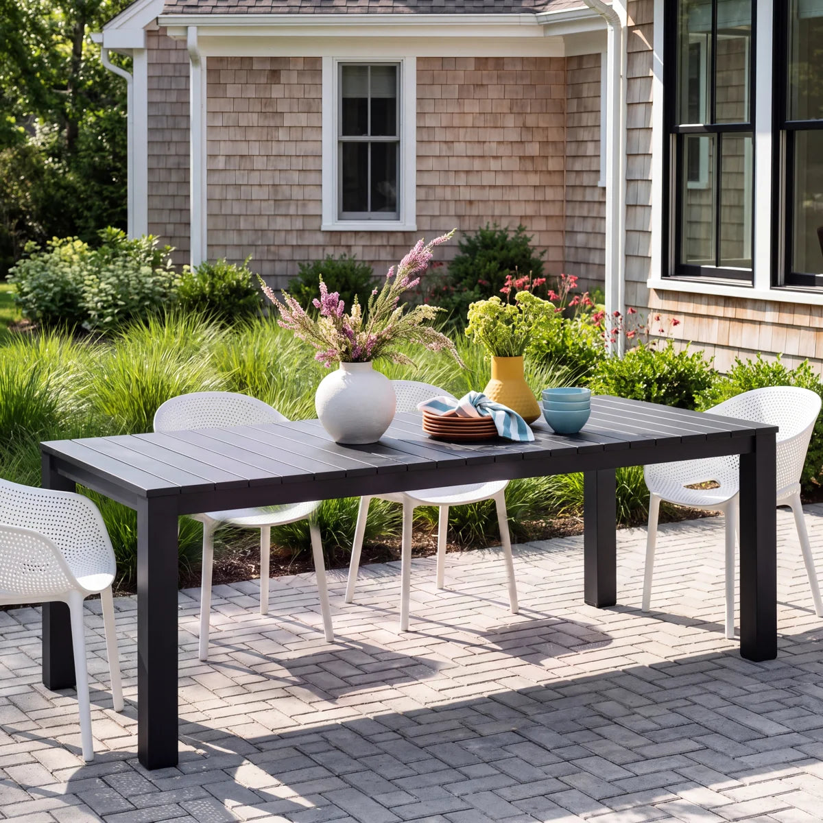 Amo Dining Table