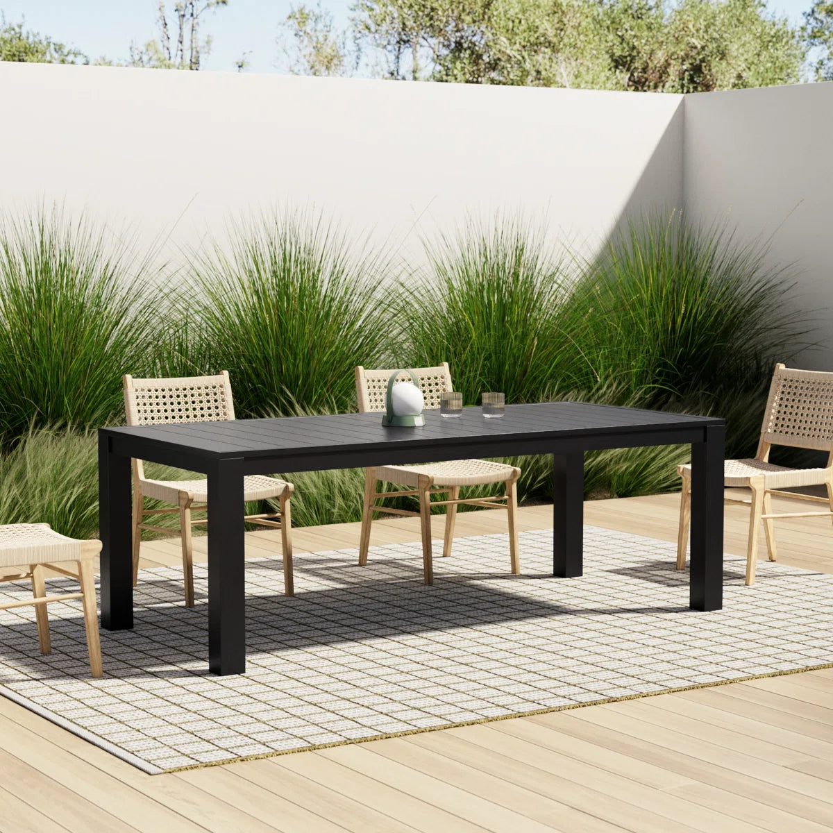 Amo Dining Table