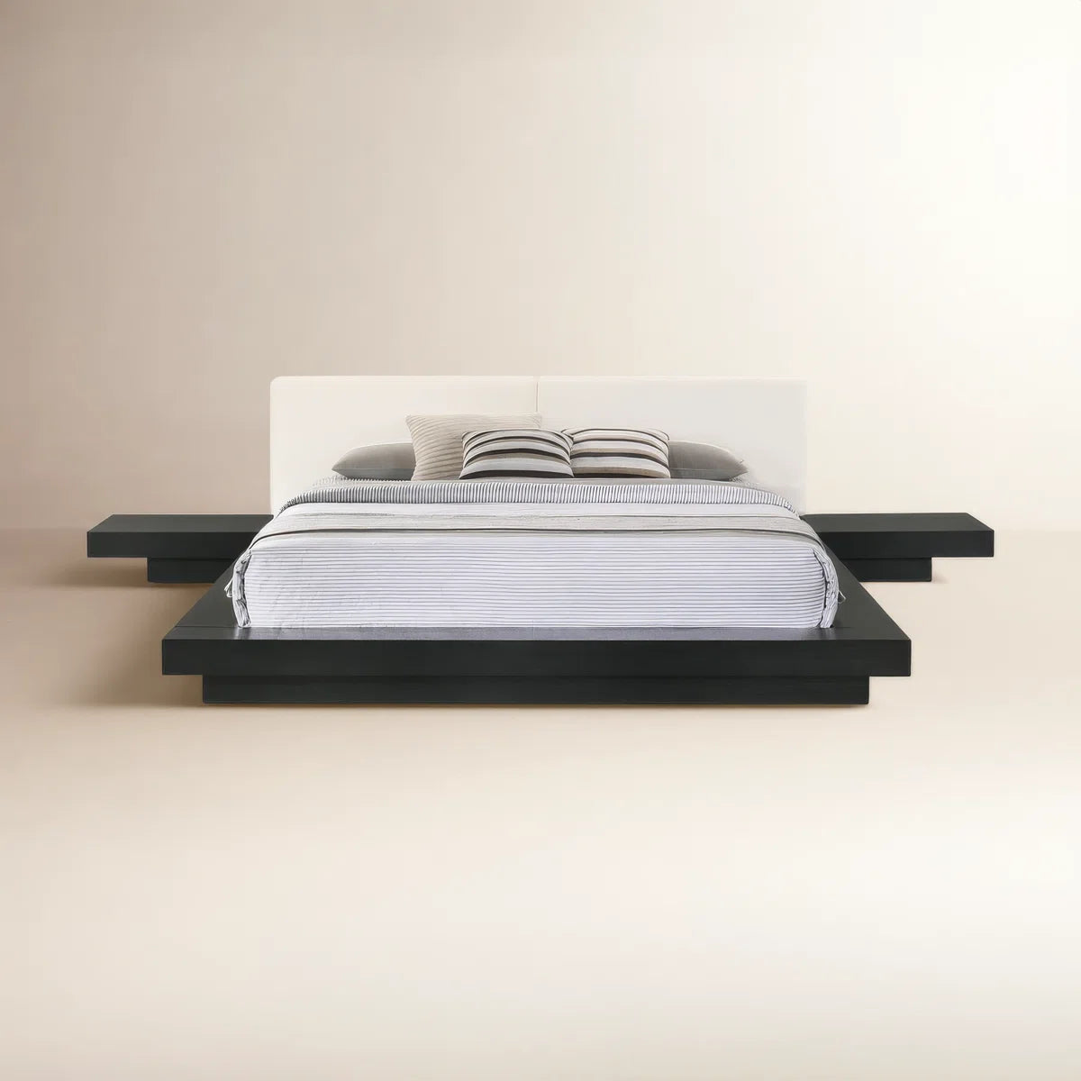 Monderlac Upholstered Panel Storage Bed