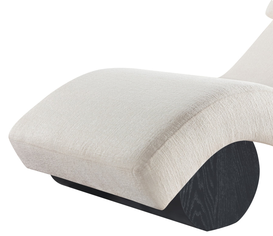 Pearlly Chaise Lounge