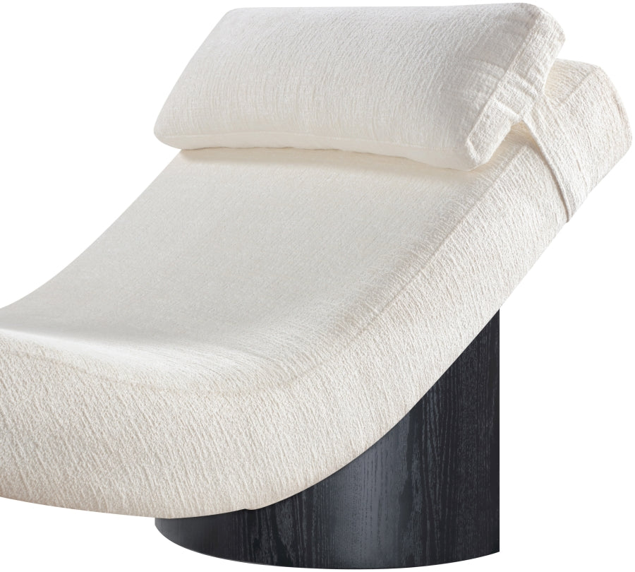Pearlly Chaise Lounge