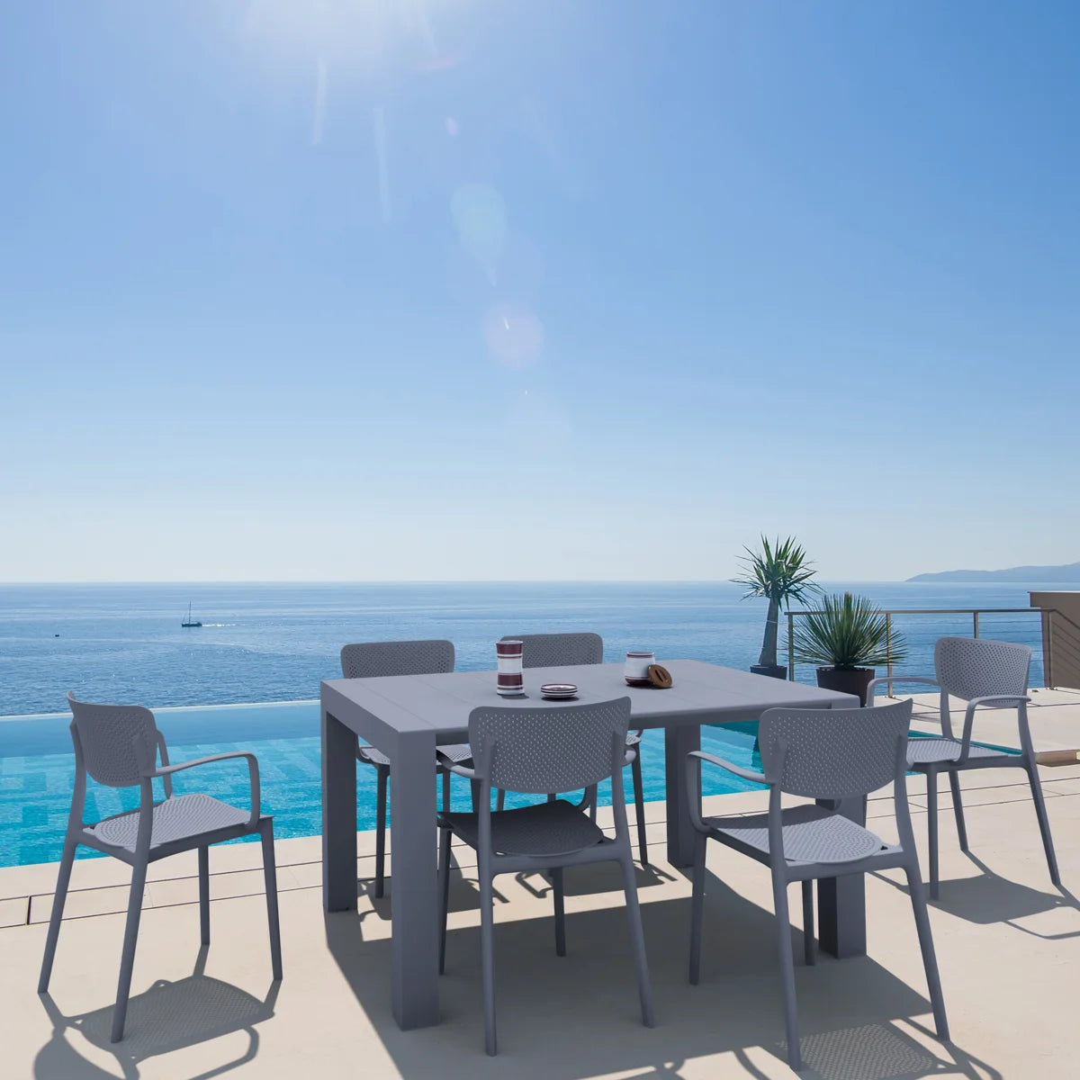 Plastic / Acrylic Outdoor Dining Table