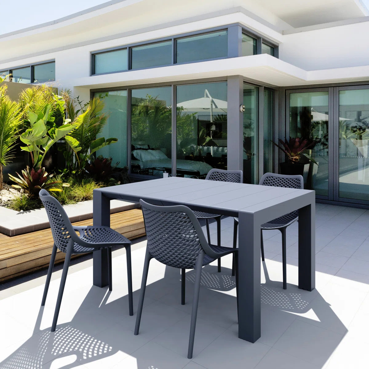 Plastic / Acrylic Outdoor Dining Table