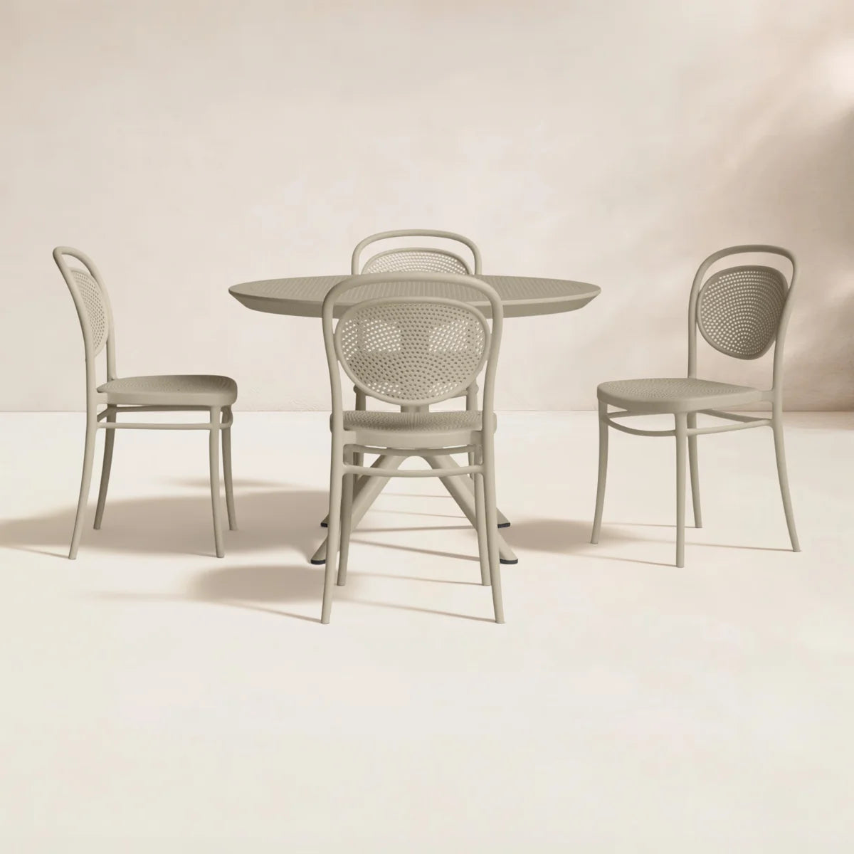 Eclipse Outdoor Dining Set