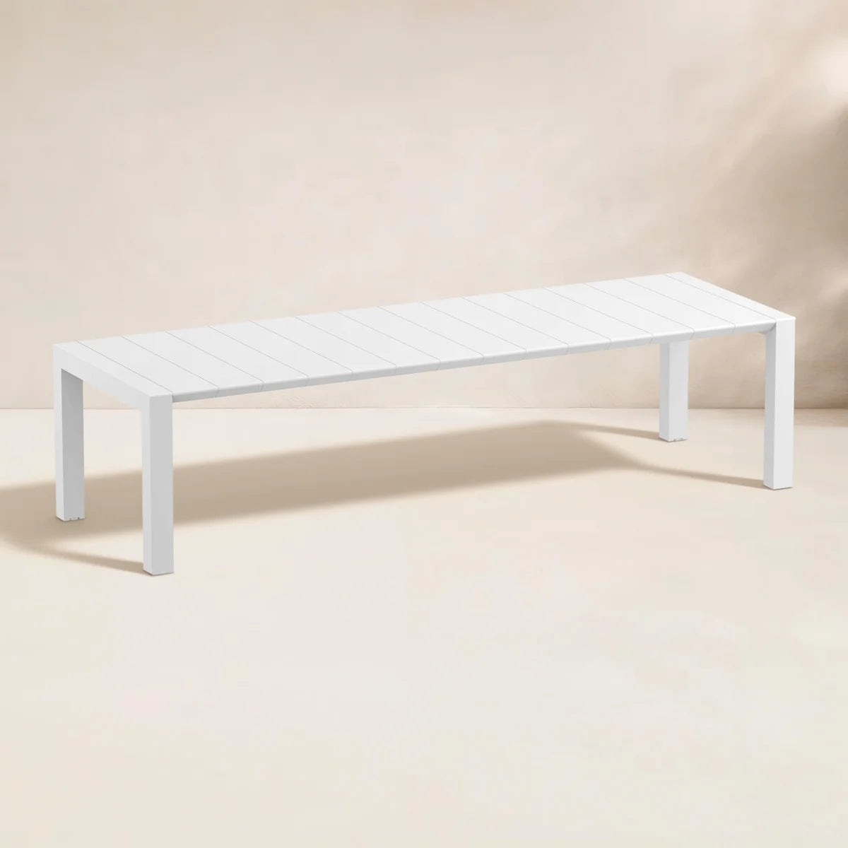 Extendable Plastic / Acrylic Outdoor Dining Table