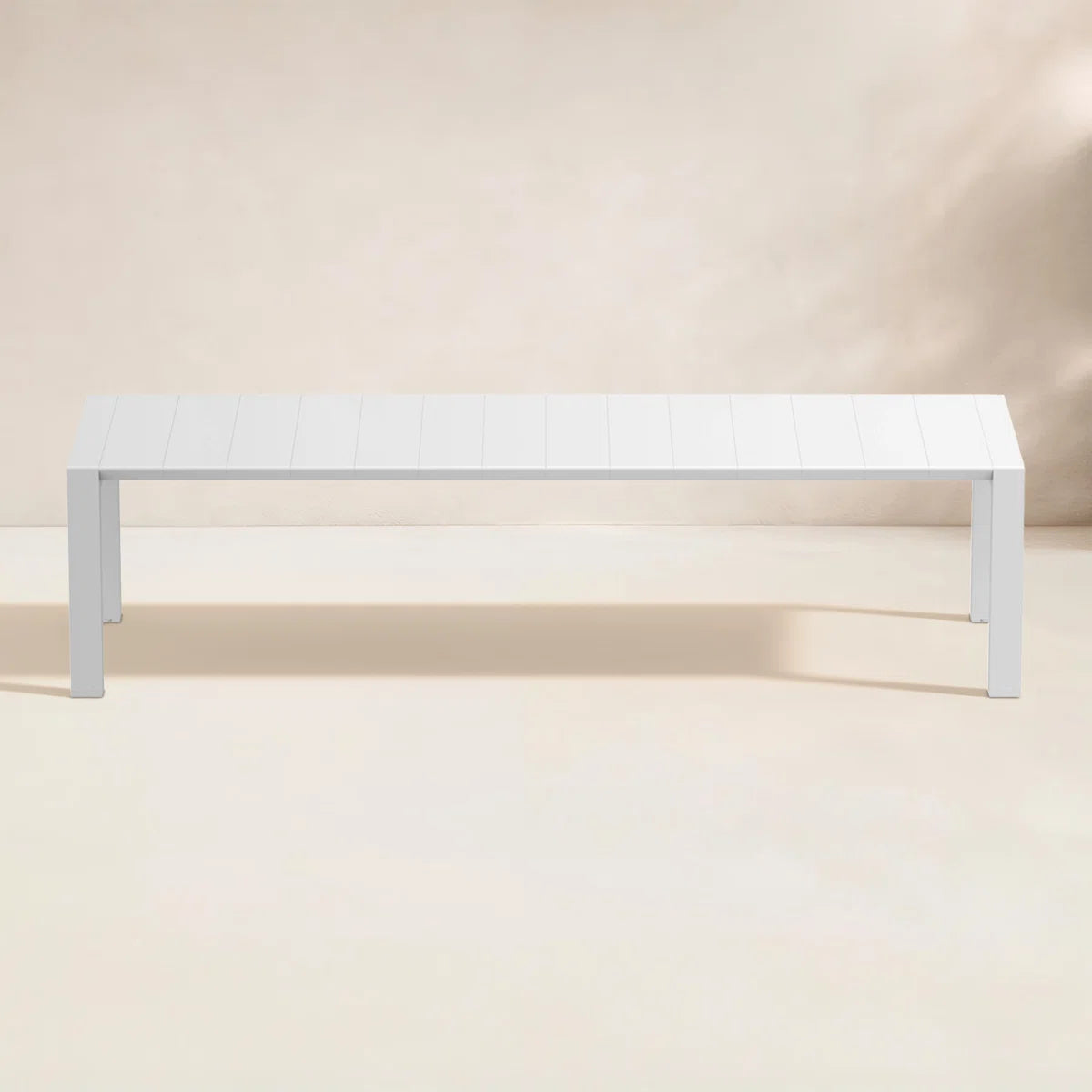 Extendable Plastic / Acrylic Outdoor Dining Table