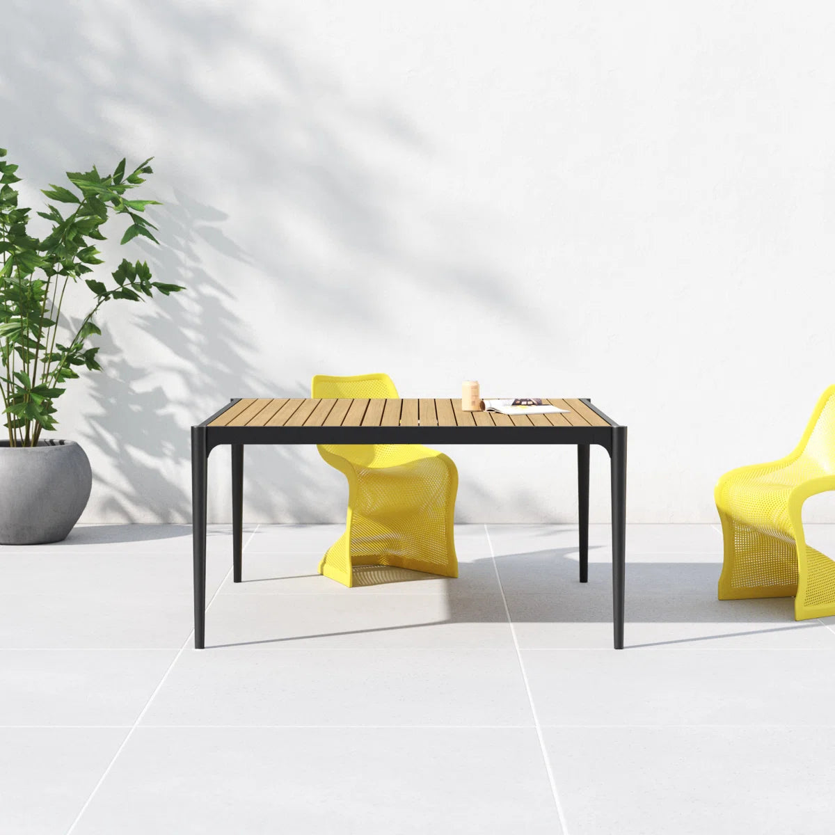 Franky Dining Table