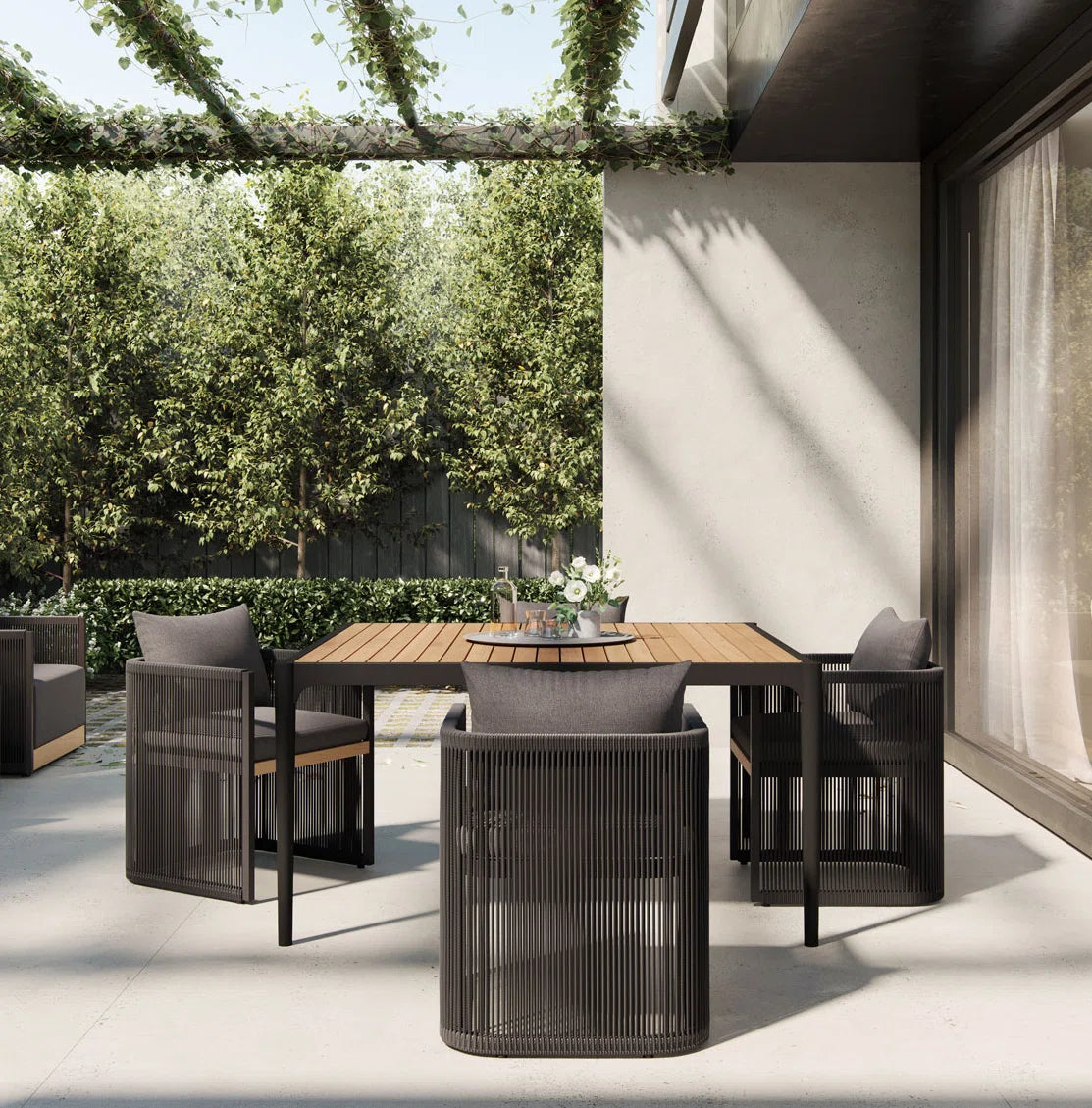 Franky Dining Table
