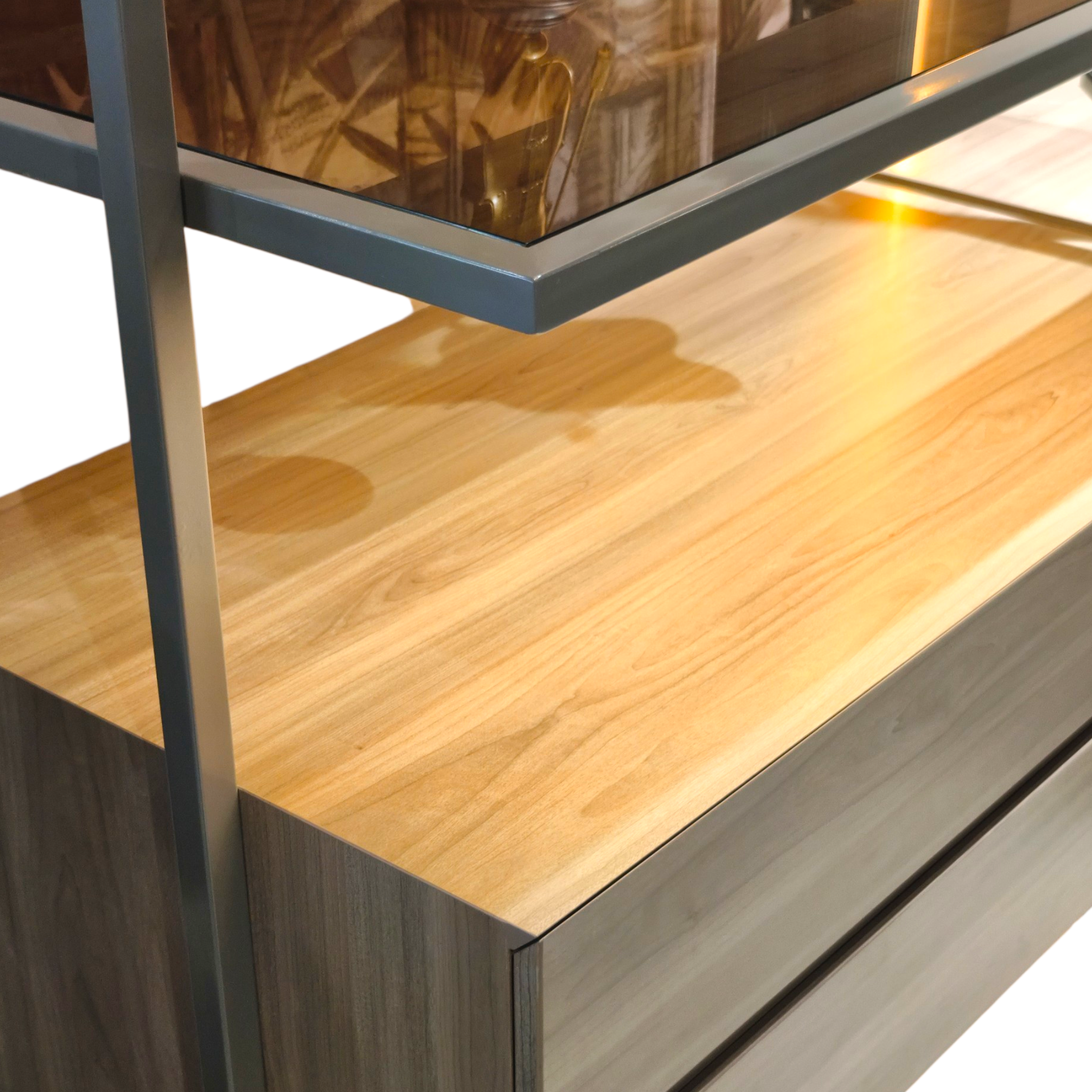 Modern Workspace Desk with Decorative Shelving – Compact Stylish Setup