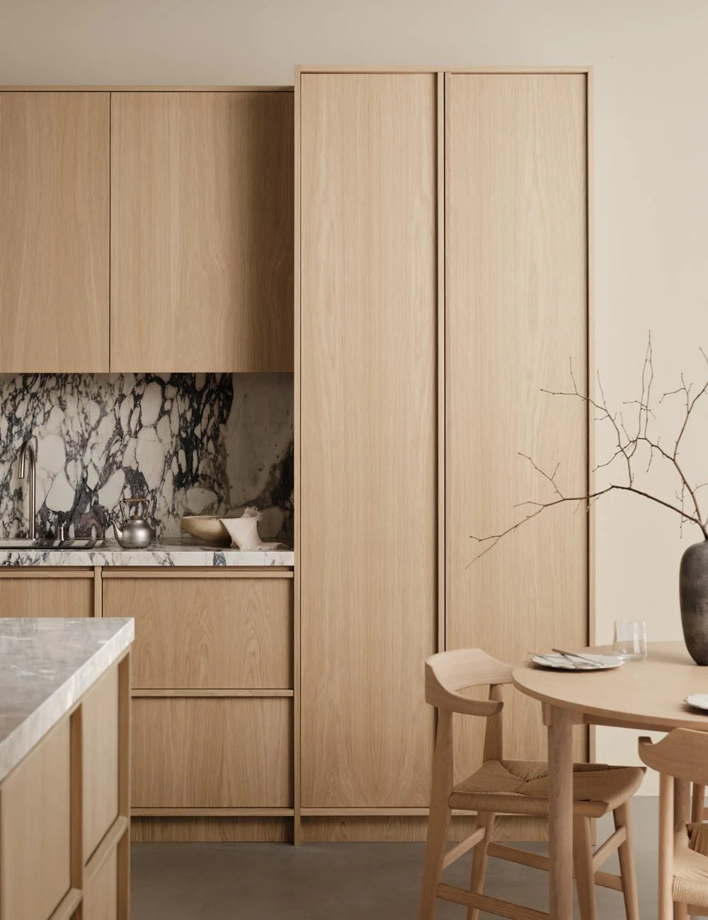 Light Oak & Calacatta Viola Kitchen