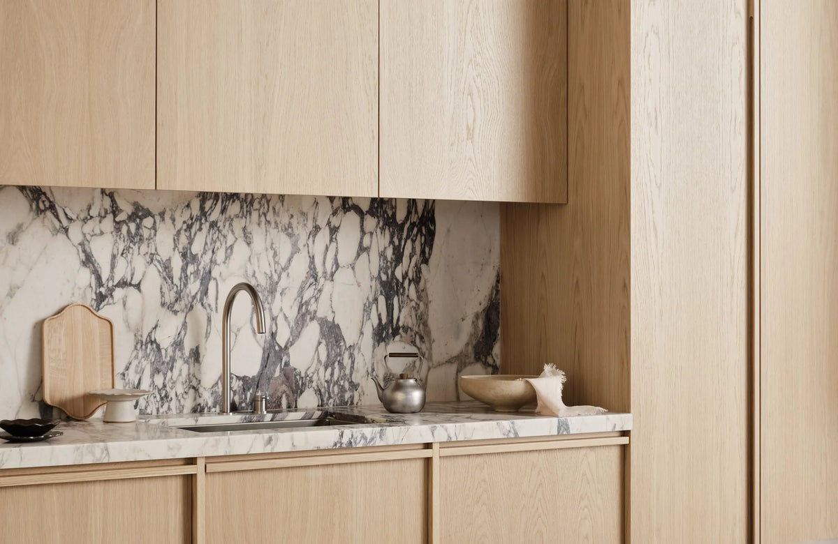 Light Oak & Calacatta Viola Kitchen