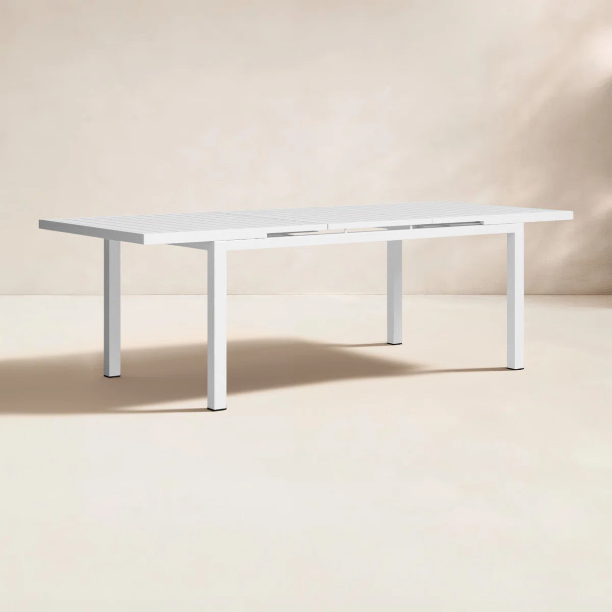 Zeo Extendable Powder Coated Aluminum Outdoor Dining Table