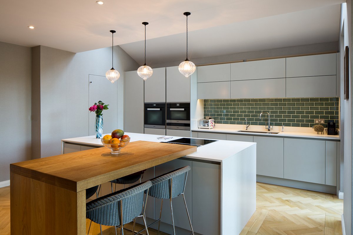 The Contemporary Handleless Kitchen