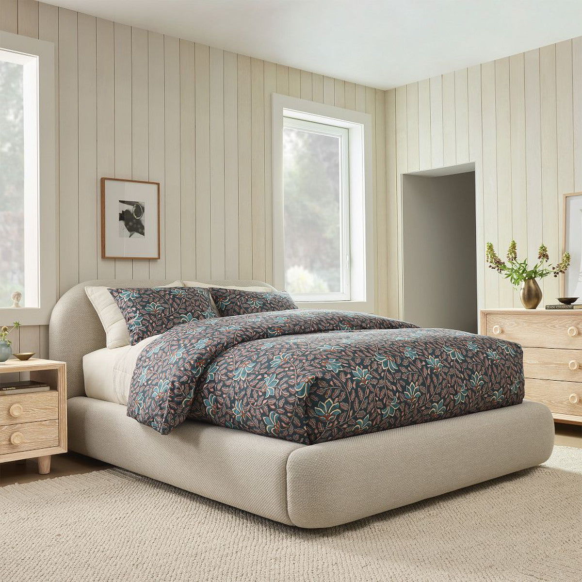 Zelvane Upholstered Bed