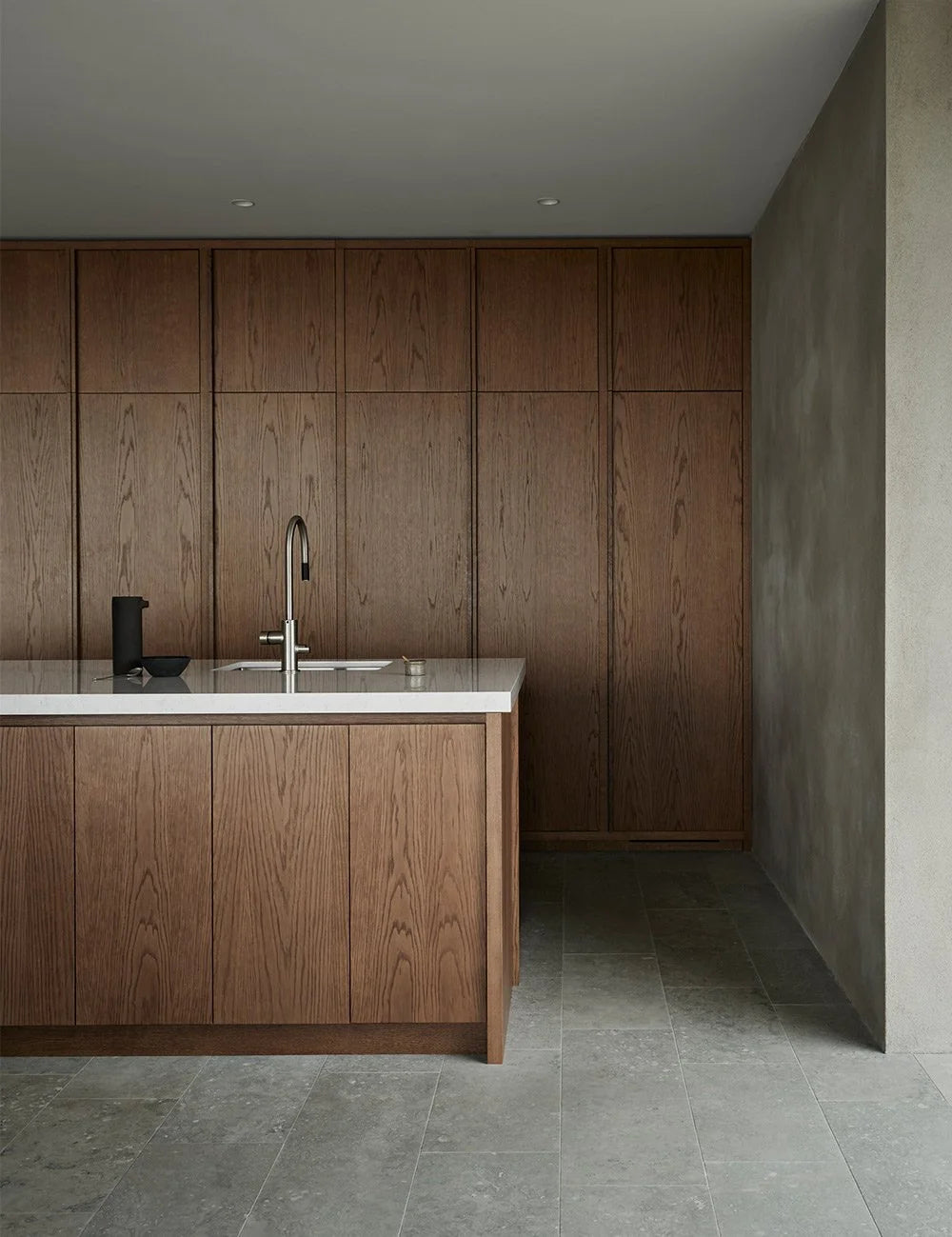 Dark Oak Architectural Kitchen Minimalist Kitchen with Rich Wood & Concrete