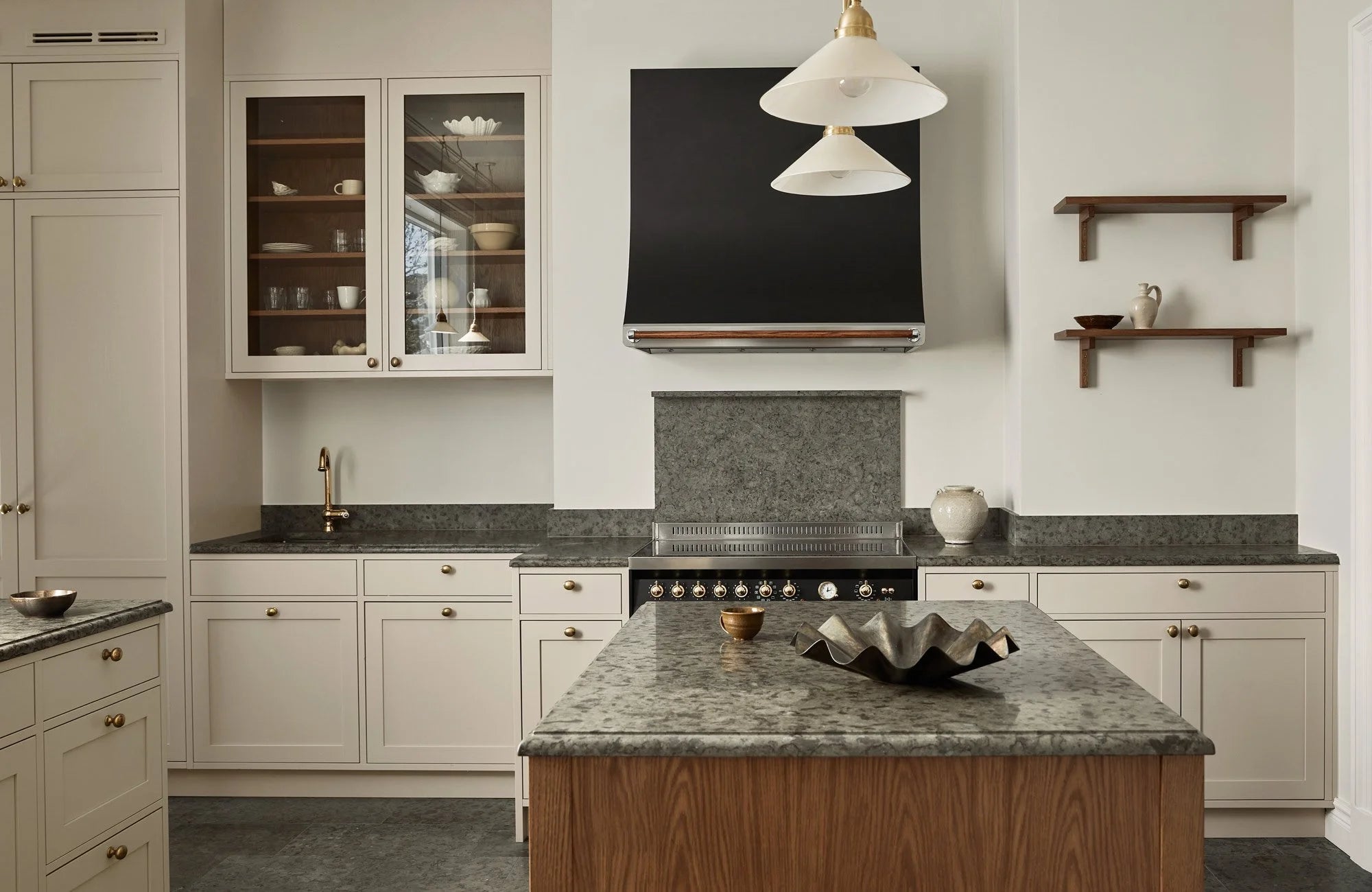 Classic Solid Wood Shaker Kitchen